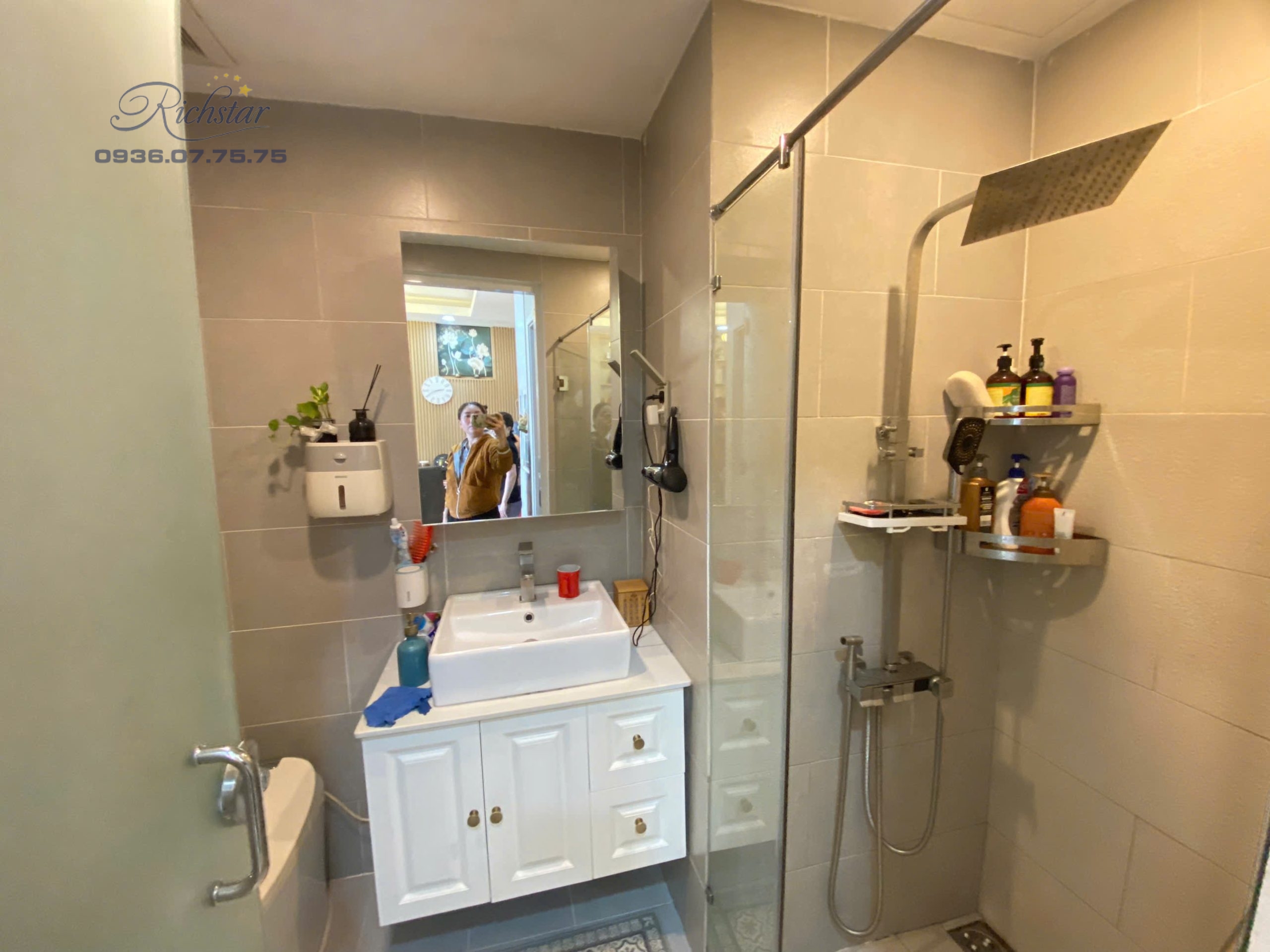 z7040474466488_83757250974d17d6426b67a7af0a0ea3 z7040474466488 83757250974d17d6426b67a7af0a0ea3 scaled - Richstar Tân Phú