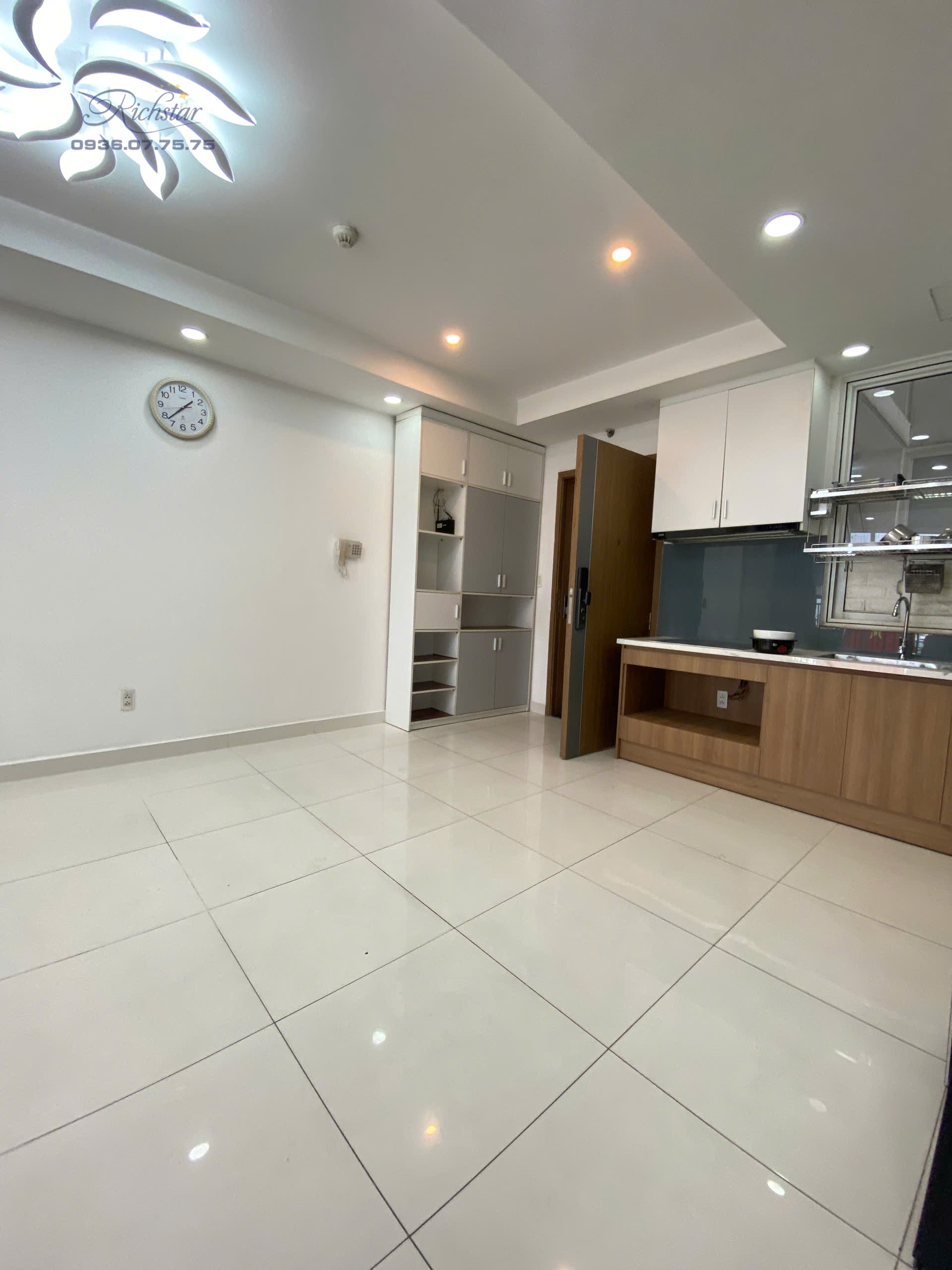 z7068428074885_8cdc0008f80bf87df9c19e0858c3b131 z7068428074885 8cdc0008f80bf87df9c19e0858c3b131 - Richstar Tân Phú