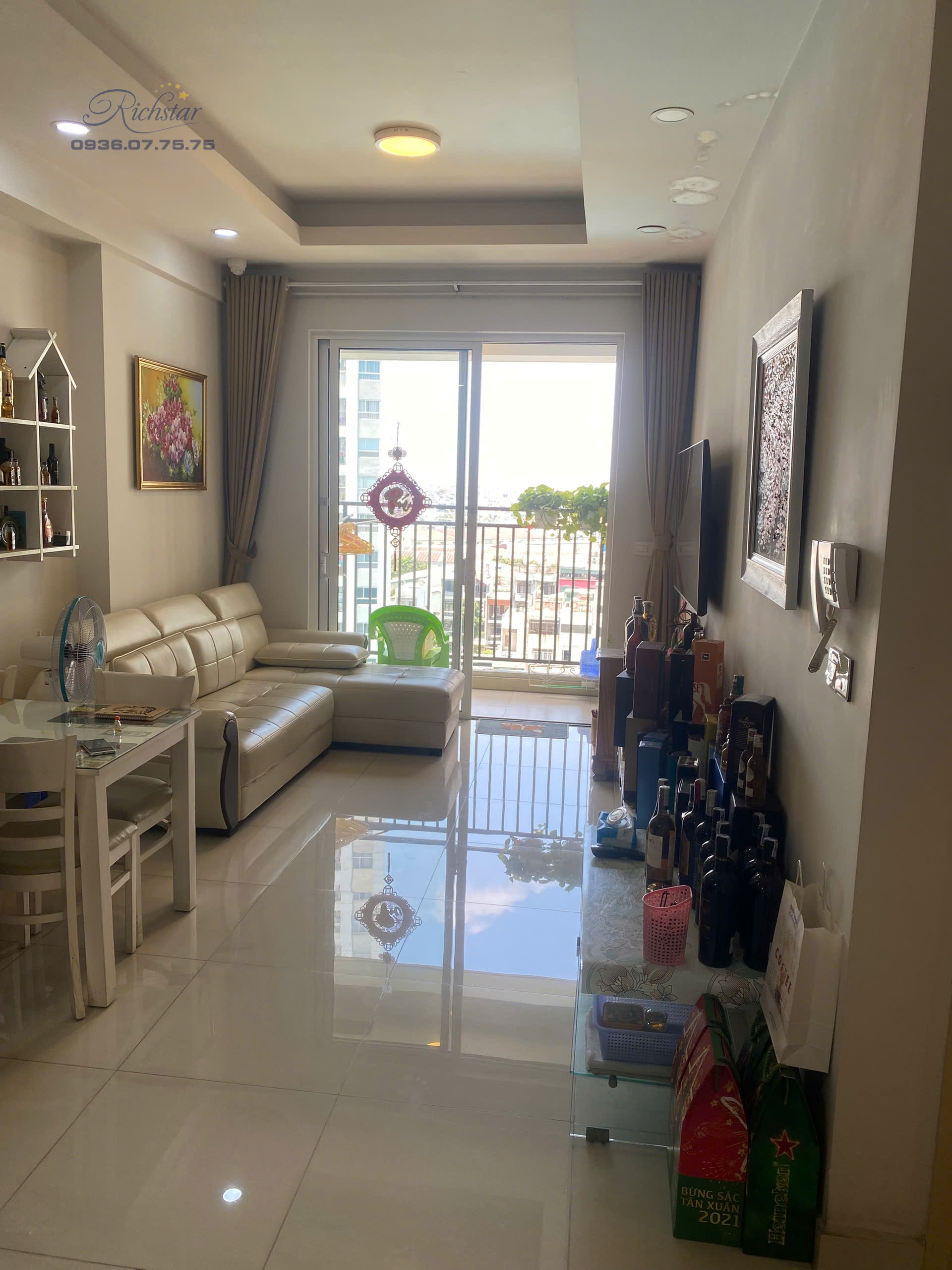 CĂN HỘ RS4 TẦNG 9, Nhà đẹp, VIEW HỒ BƠI